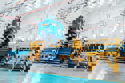 Redresseuse Heavy Duty: précision et automatisation dans l'usinage des matériaux complexes